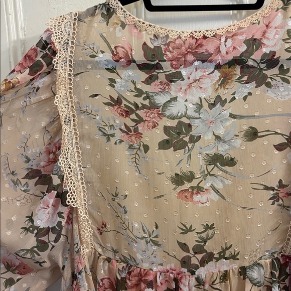 POL Floral Lace Blouse - Cream and Pink sz L - Picture 8 of 8